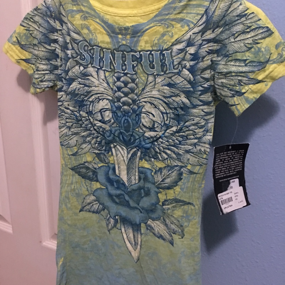 Sinful by affliction women t-shirt.(xs).